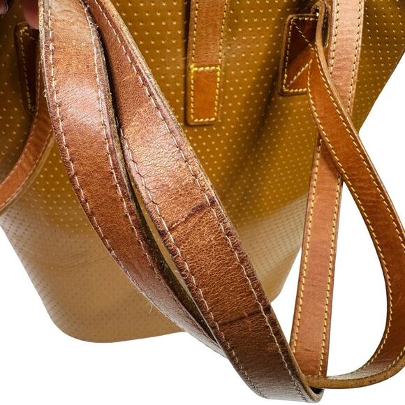 Vintage Dooney & Bourke Caramel Cabriolet Leather Bucket Bag - 10” x 7.5” x 5” - Picture 12 of 14